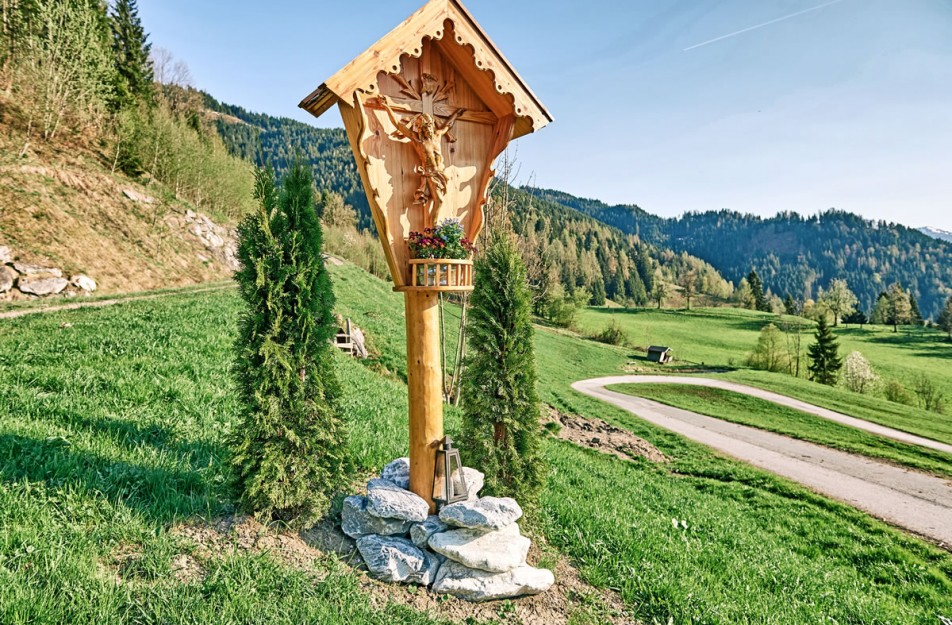 Weg zum Bauernhof Bichlgut